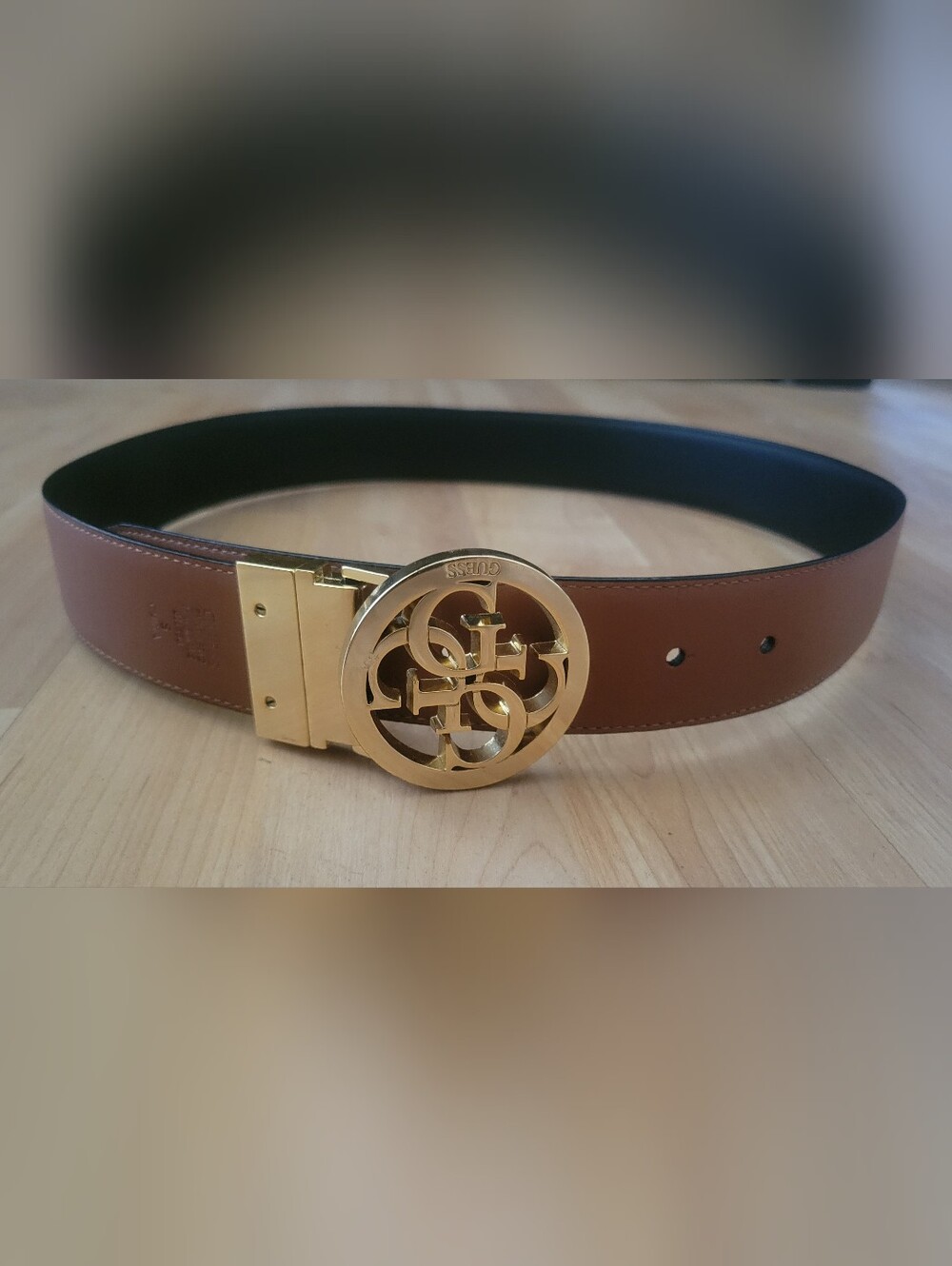 REVERSABLE! GUESS Brown/Navy Neutral, Belt with Gold Logo Buckle
